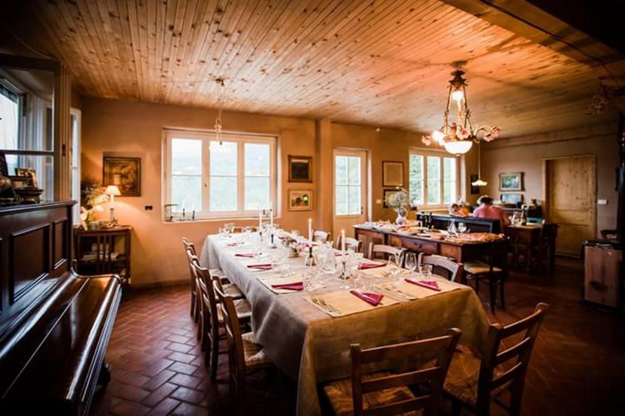 Agriturismo Di Charme E Ristorante Stallato Il Filo Di Paglia Carro Luaran gambar