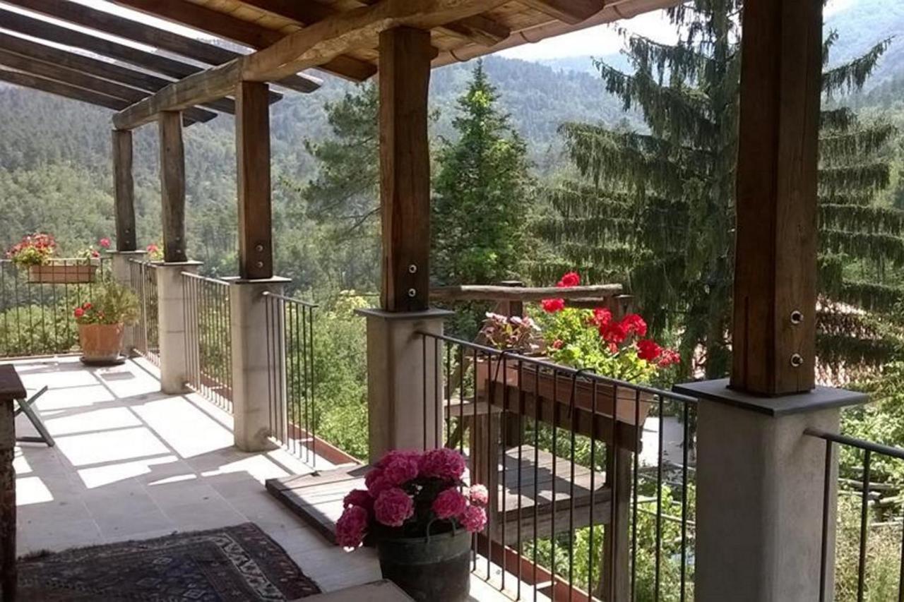 Agriturismo Di Charme E Ristorante Stallato Il Filo Di Paglia Carro Luaran gambar