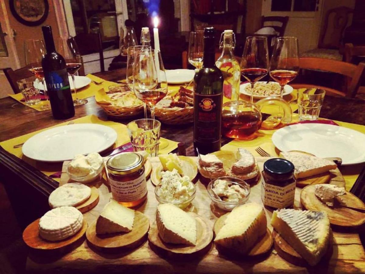 Agriturismo Di Charme E Ristorante Stallato Il Filo Di Paglia Carro Luaran gambar